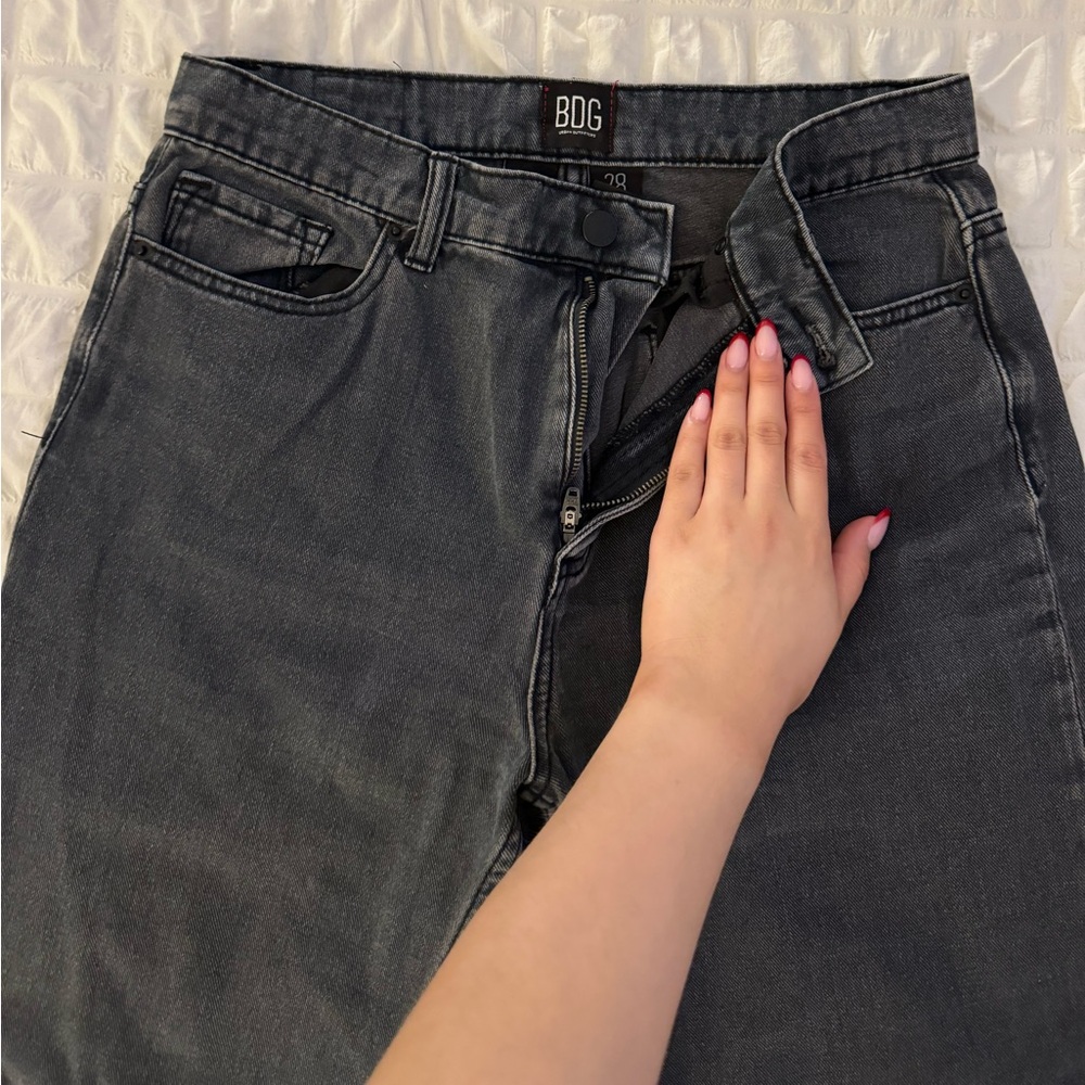 BDG JEANS SIZE 28